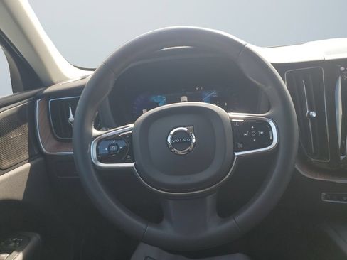 Used 2023 Volvo XC60 B5 Plus w/ Climate Package AWD/4WD image 12