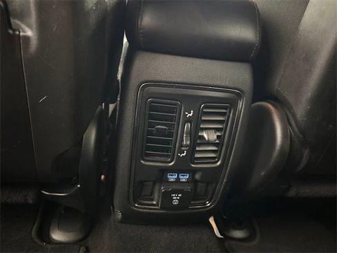 Used 2019 Jeep Grand Cherokee Limited image 21