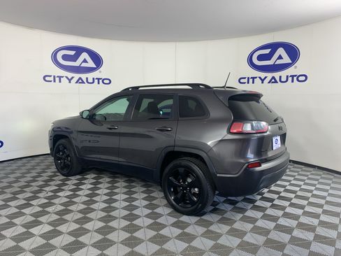 Used 2019 Jeep Cherokee Latitude Plus AWD/4WD image 5