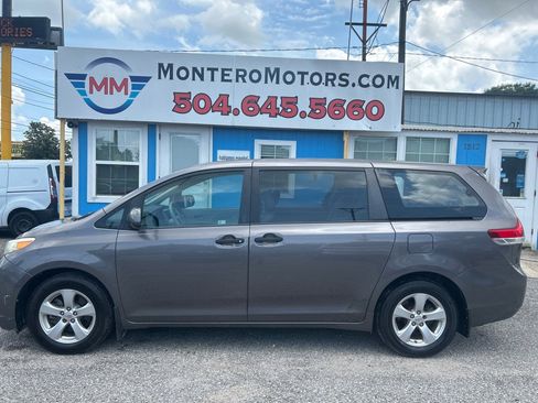 Used 2011 Toyota Sienna FWD image 1