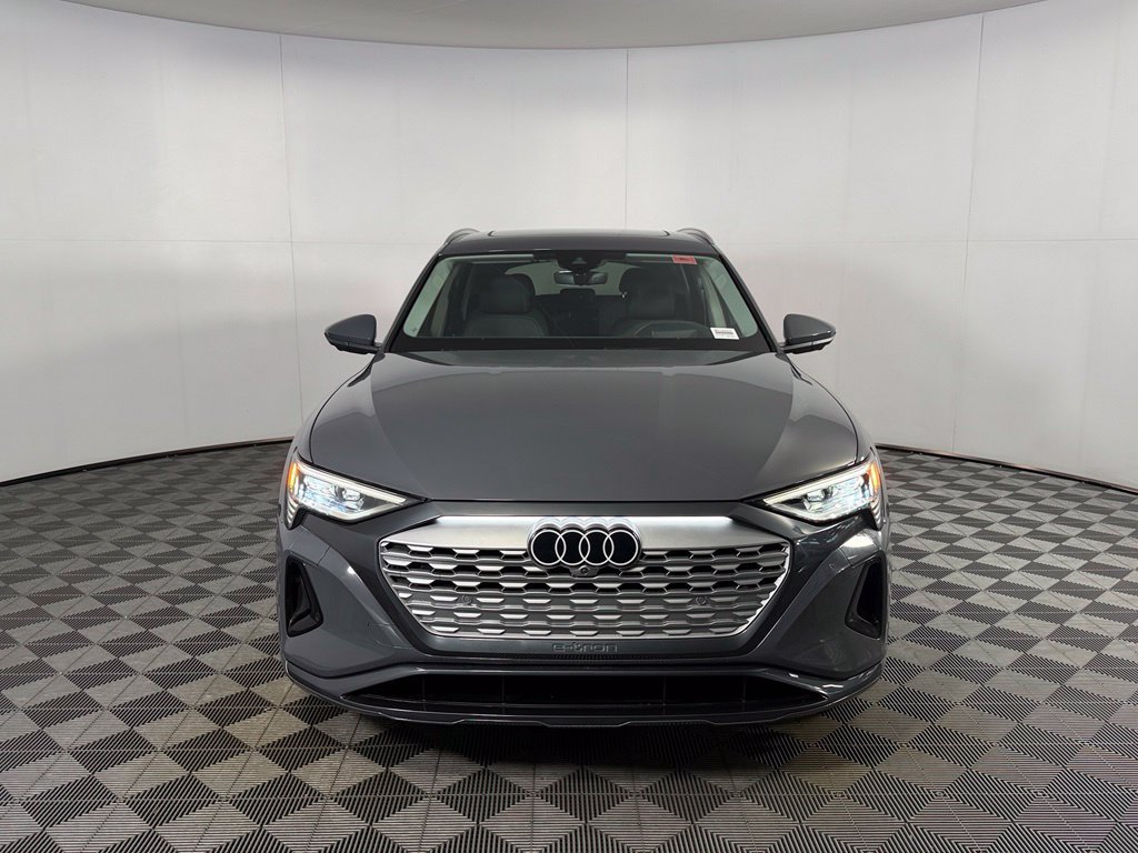 Used 2024 Audi Q8 e-tron Prestige w/ Prestige Package AWD/4WD image 2
