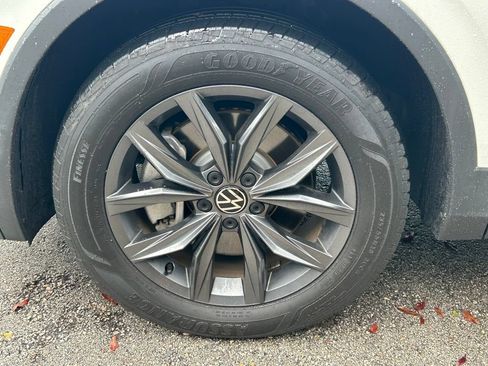 Used 2023 Volkswagen Tiguan SE FWD image 56