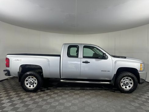 Used 2013 Chevrolet Silverado 2500 W/T w/ Snow Plow Prep Package AWD/4WD image 6