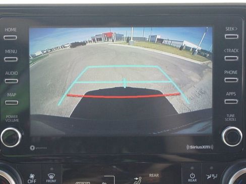 Used 2020 Toyota Highlander L image 7