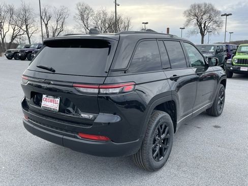 New 2025 Jeep Grand Cherokee image 8