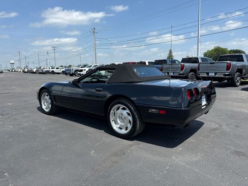 Used 1996 Chevrolet Corvette Convertible RWD image 3