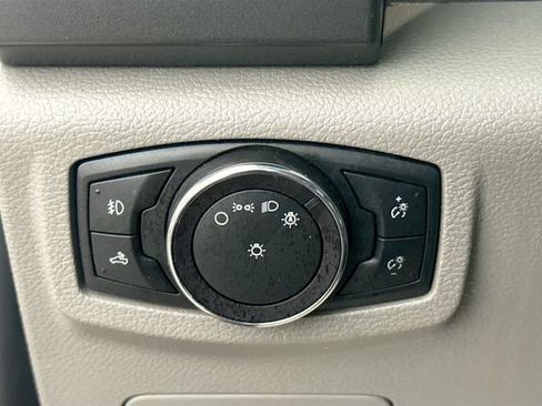 Used 2018 Ford F150 XLT w/ Equipment Group 302A Luxury AWD/4WD image 11