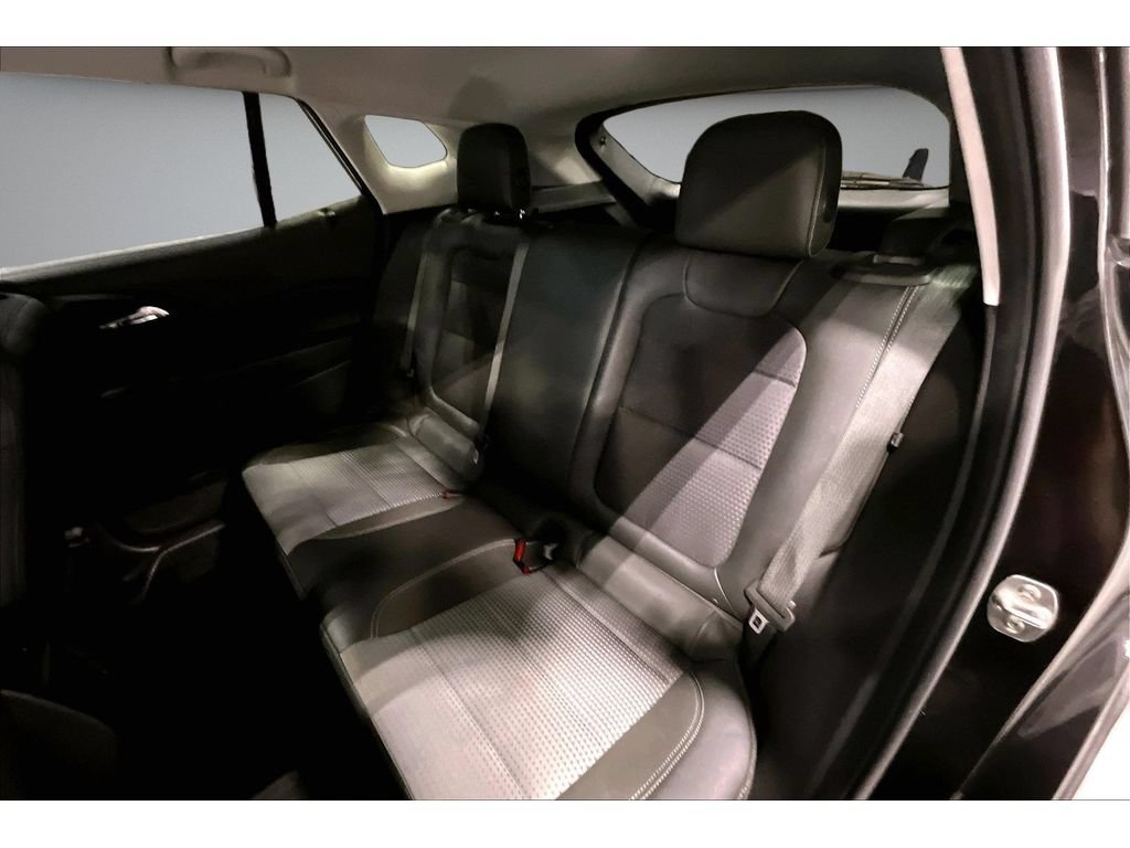 Used 2025 Chevrolet Trax LT FWD image 34