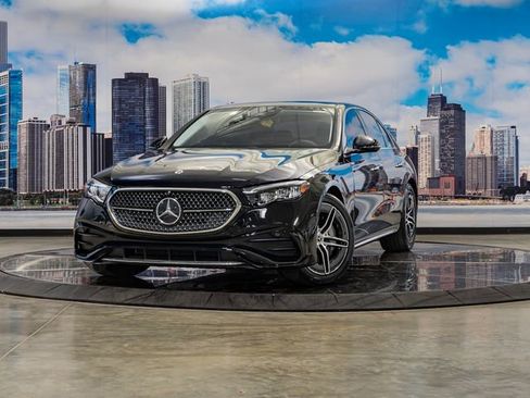 Used 2025 Mercedes-Benz E 450 4MATIC Sedan image 2