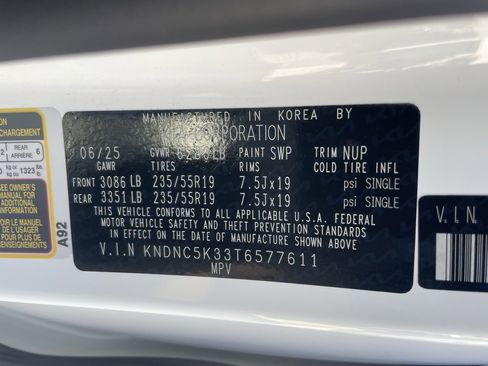 Certified 2026 Kia Carnival EX image 33