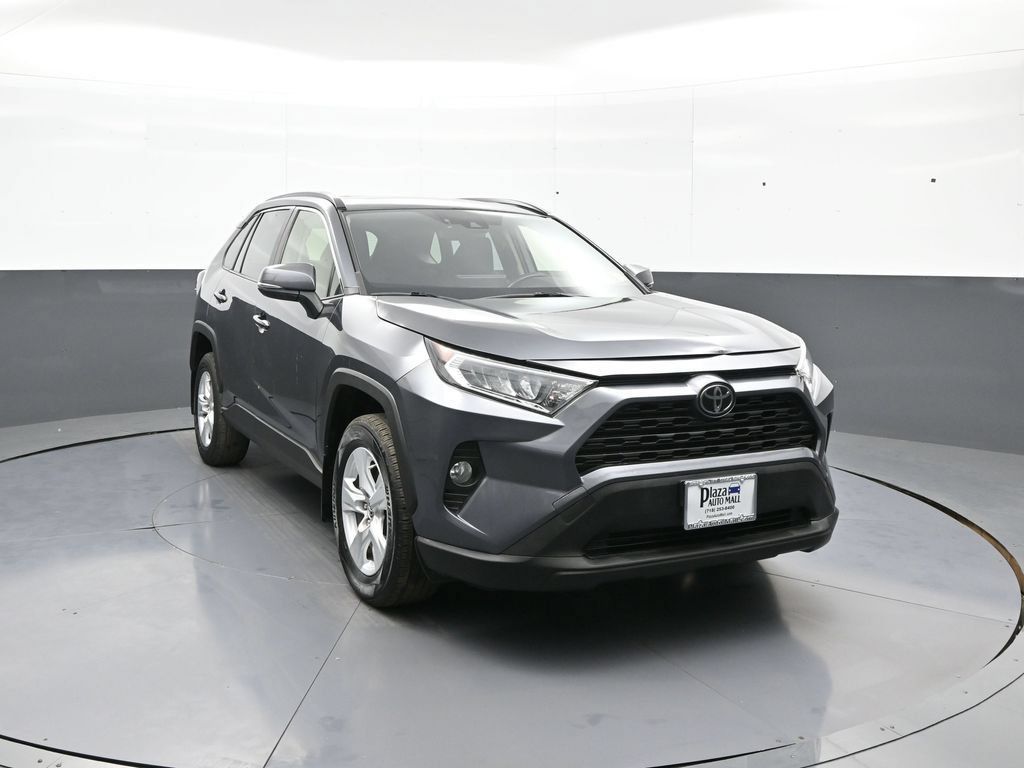 Used 2019 Toyota RAV4 XLE w/ Convenience Package AWD/4WD image 3
