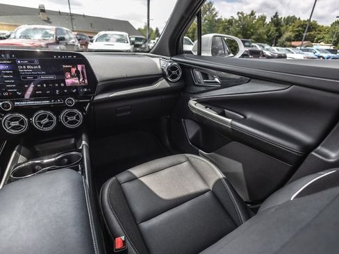 Used 2024 Chevrolet Blazer EV LT AWD/4WD image 19