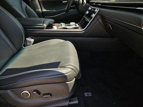 New 2026 Genesis GV80 2.5T Advanced image 9