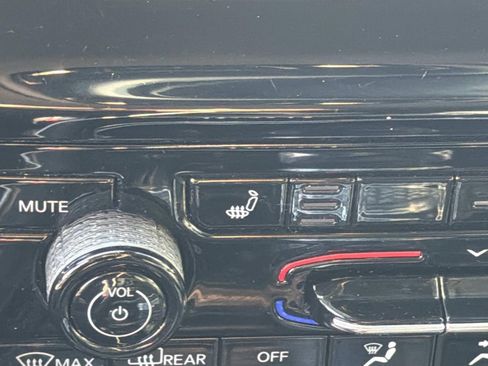 Used 2022 Jeep Grand Cherokee L Limited image 15