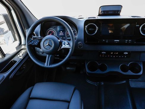 New 2025 Mercedes-Benz Sprinter 2500 image 14