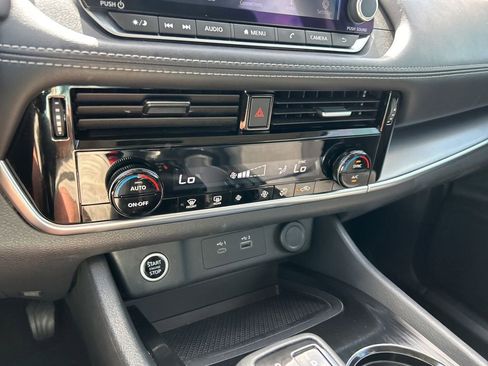 Certified 2023 Nissan Rogue SV FWD image 36