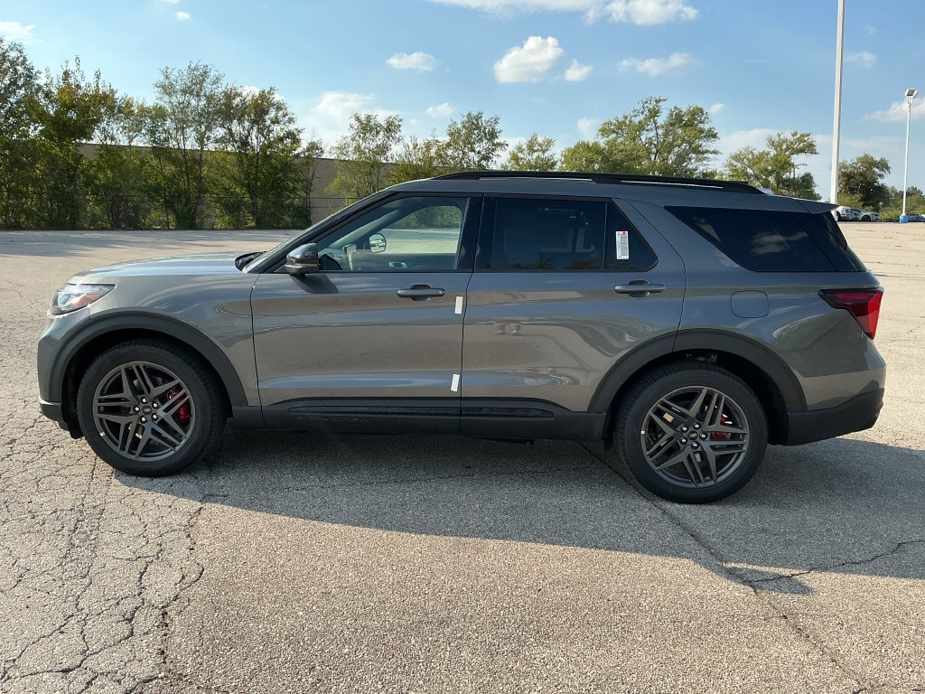 New 2027 Ford Explorer ST AWD/4WD image 2
