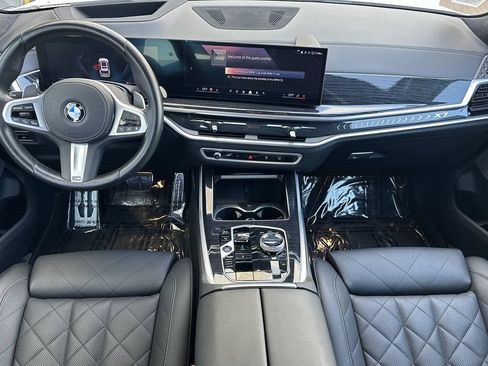Used 2024 BMW X7 xDrive40i w/ M Sport Package AWD/4WD image 14