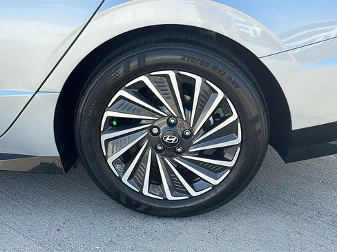 Used 2024 Hyundai Sonata SEL image 17