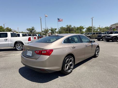 Used 2023 Chevrolet Malibu LT FWD image 3