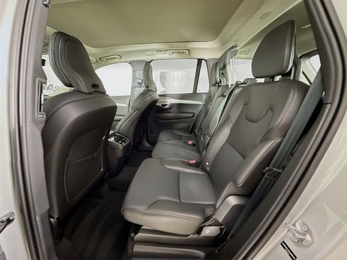 Certified 2025 Volvo XC90 B5 Core image 25