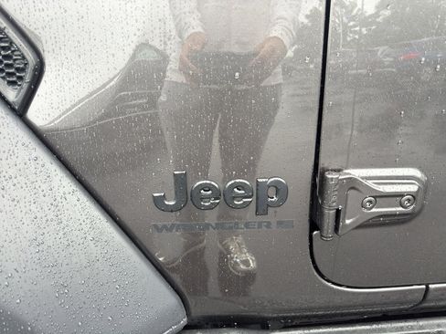 Used 2023 Jeep Wrangler Sport AWD/4WD image 11