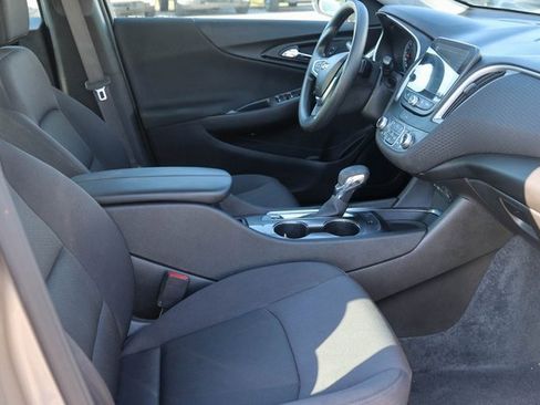 Used 2025 Chevrolet Malibu LT image 15