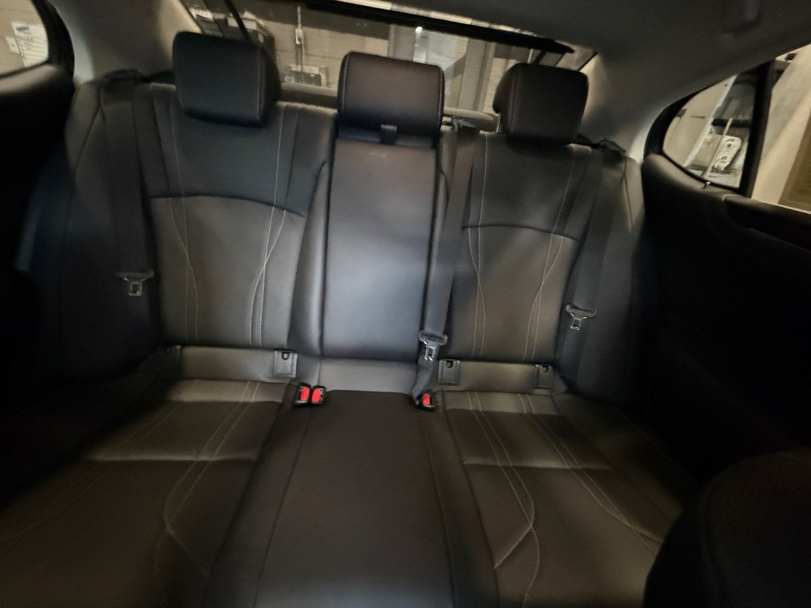 Used 2022 Lexus ES 300h w/ Accessory Package FWD image 18