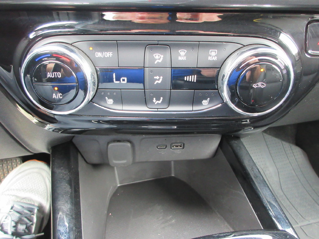 Used 2025 Chevrolet Trax ACTIV w/ Driver Confidence Package FWD image 30