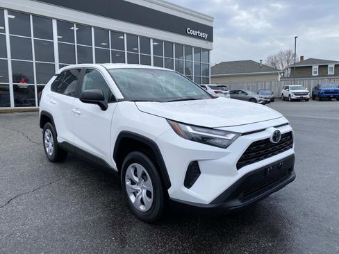 Used 2024 Toyota RAV4 LE image 9