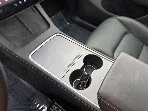 Used 2024 Tesla Model Y Long Range image 24