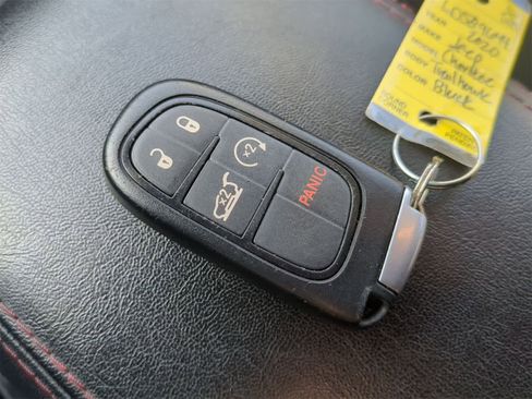 Used 2020 Jeep Cherokee Trailhawk w/ Comfort/Convenience Group image 39