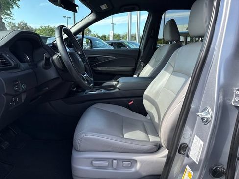 Used 2025 Honda Passport EX-L image 13