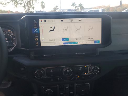 New 2026 Jeep Gladiator Sport image 18