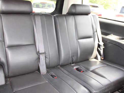 Used 2013 Cadillac Escalade ESV Luxury AWD/4WD image 21