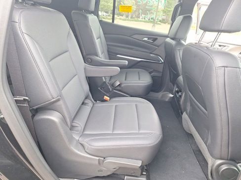 Used 2025 Chevrolet Traverse LT image 30