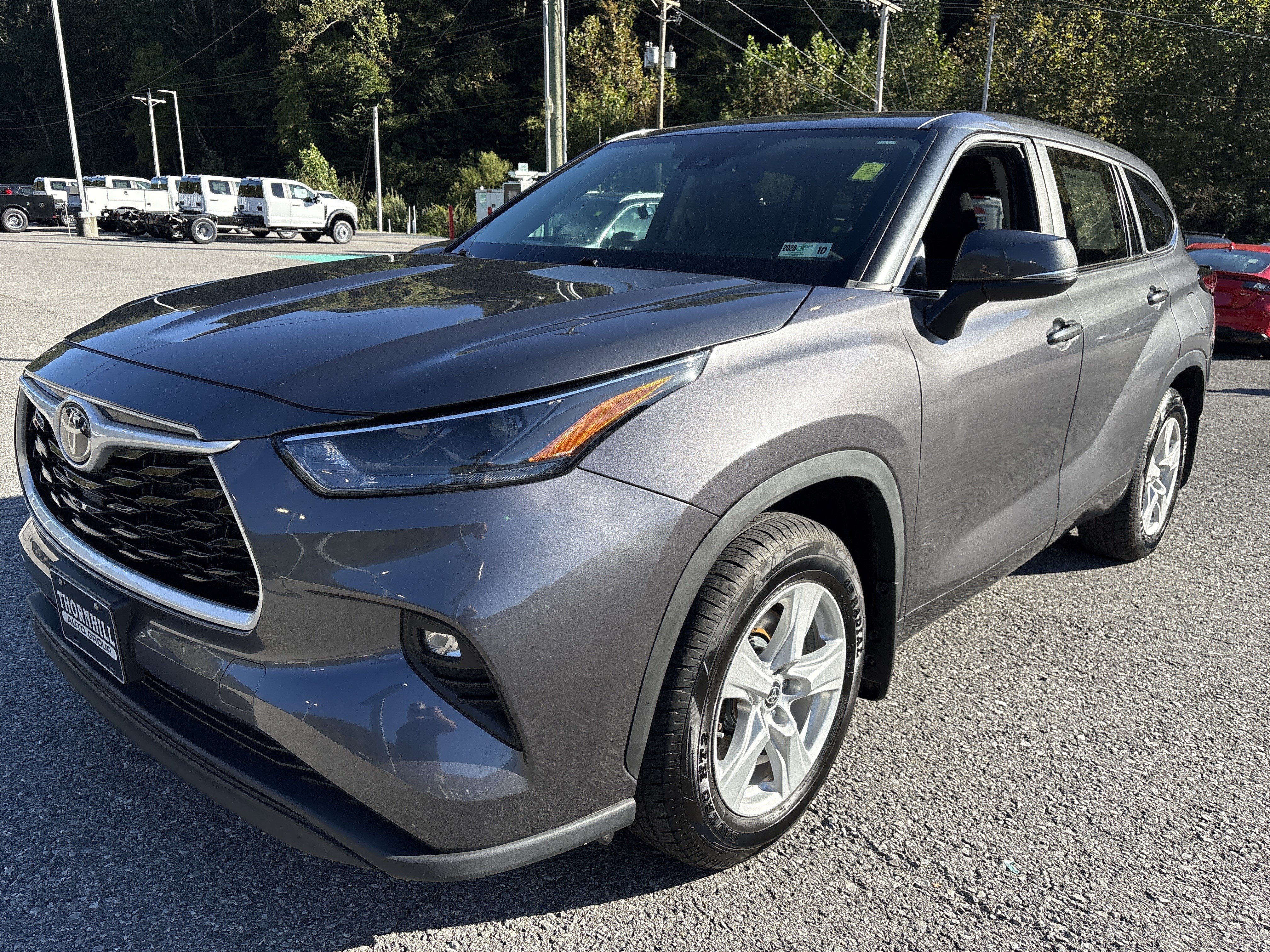 Used 2023 Toyota Highlander LE AWD/4WD image 8