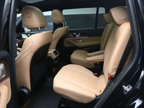Used 2024 Mercedes-Benz GLS 450 4MATIC image 21