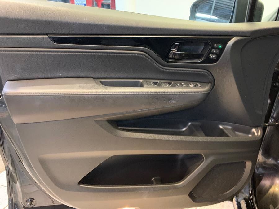 Used 2023 Honda Odyssey Touring image 17