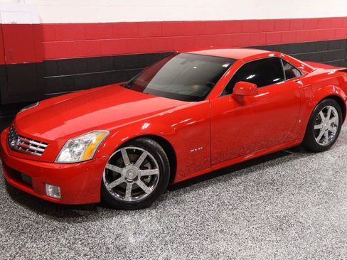 Used 2007 Cadillac XLR RWD image 21