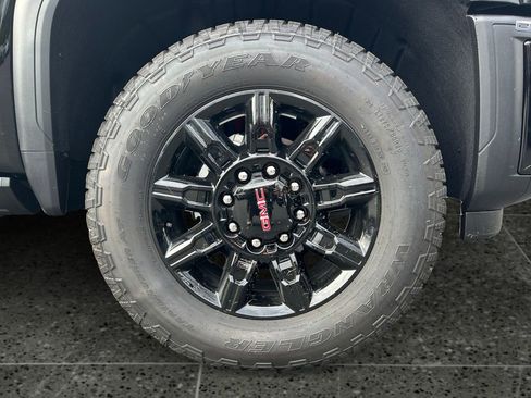New 2025 GMC Sierra 2500 AT4 w/ AT4 Premium Plus Package image 9