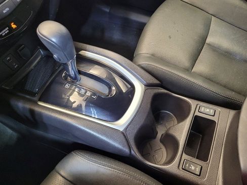 Used 2015 Nissan Rogue SL w/ SL Premium Package FWD image 26
