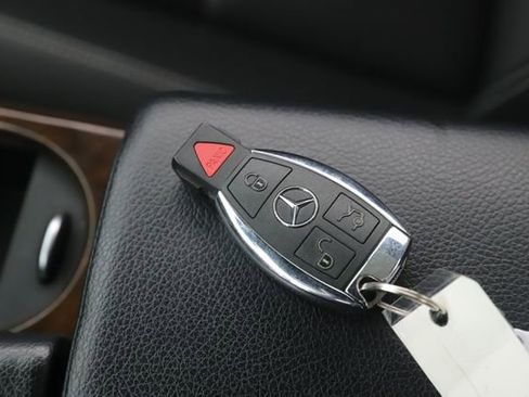 Used 2015 Mercedes-Benz SLK 250 image 18