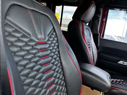 Used 2011 Jeep Wrangler Unlimited Rubicon w/ Connectivity Group image 13