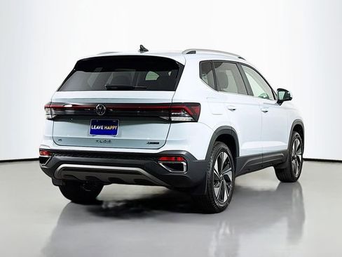 New 2026 Volkswagen Taos SE AWD/4WD image 7