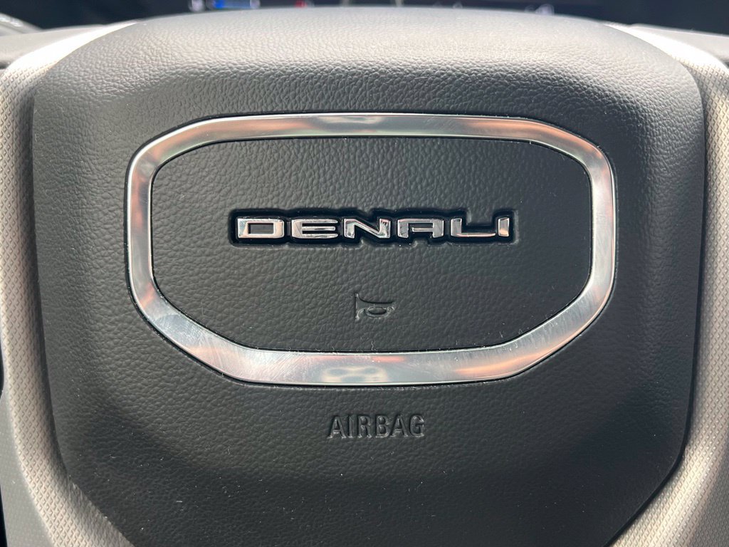 Used 2024 GMC Yukon Denali w/ Advanced Technology Package AWD/4WD image 20