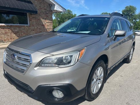 Used 2017 Subaru Outback 2.5i Premium AWD/4WD image 1