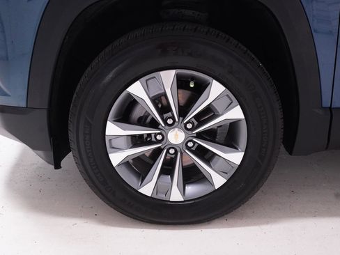 Used 2025 Chevrolet Equinox LT w/ Convenience Package II FWD image 12