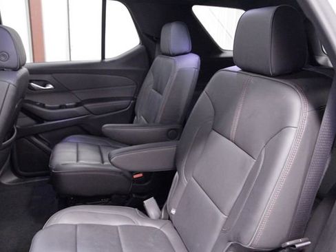 Used 2023 Chevrolet Traverse RS image 17