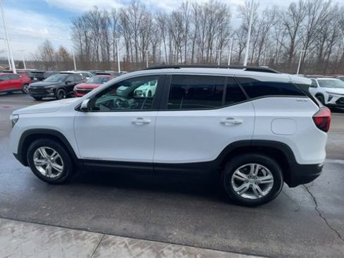 Certified 2024 GMC Terrain SLE w/ Driver Convenience Package image 5